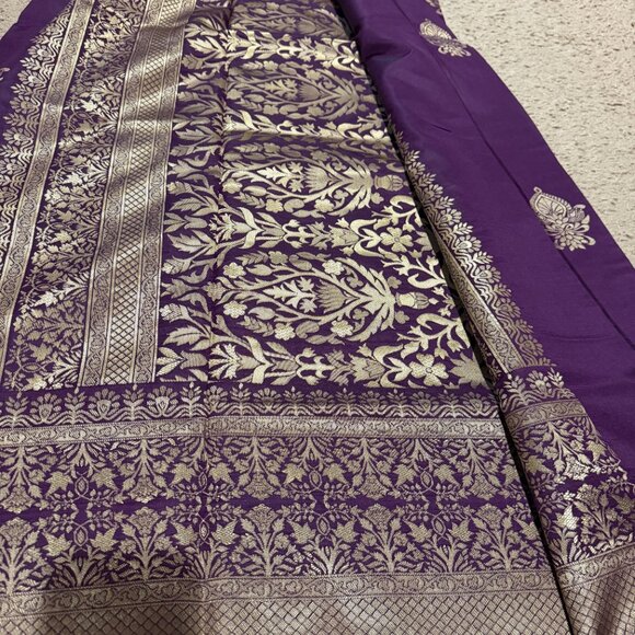 Silk Banarasi Saree - Picture 2 of 14